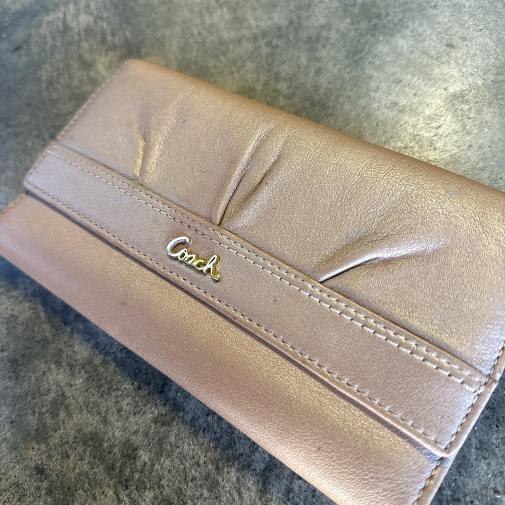 Vintage Coach Wallet - Picture 2 of 7